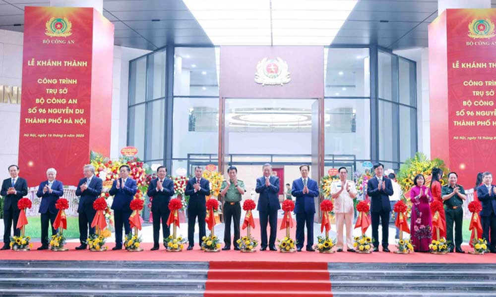 Party chief attends inauguration of Ministry of Public Security's Headquarters